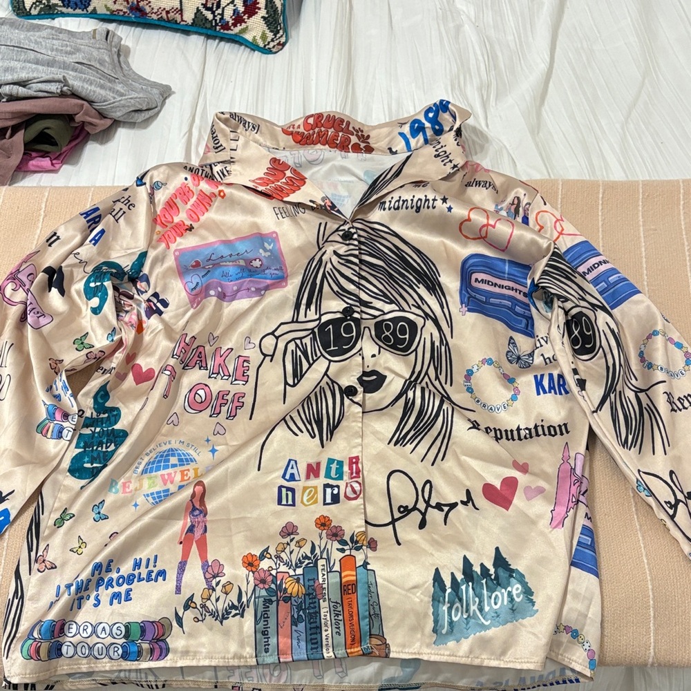 Taylor Swift pajamas Never worn!!!